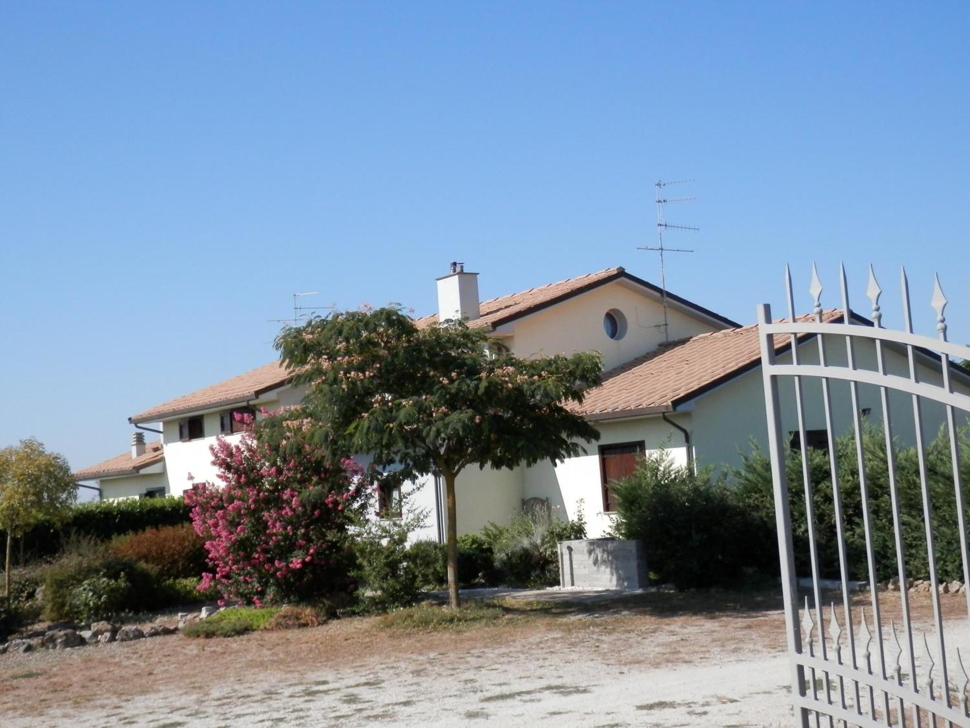 Apartamento Casa Vacanze Al Melograno Viterbo Exterior foto